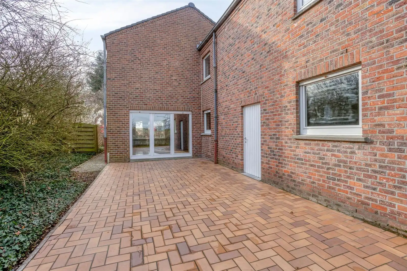 Goed gelegen woning met studio/atelier/bureau foto 19