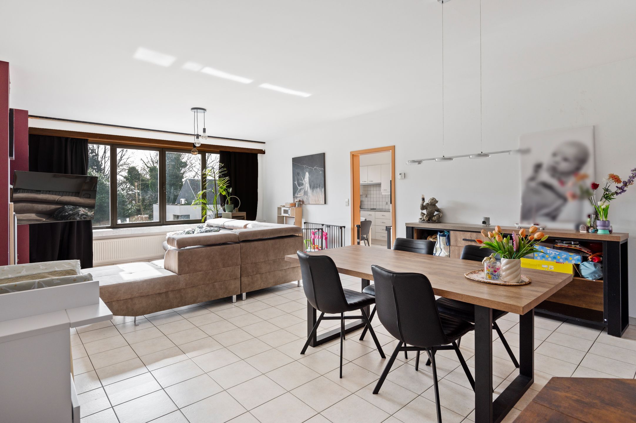Ruim 3-slaapkamerappartement met terras en garage in het centrum van Wommelgem! foto 6