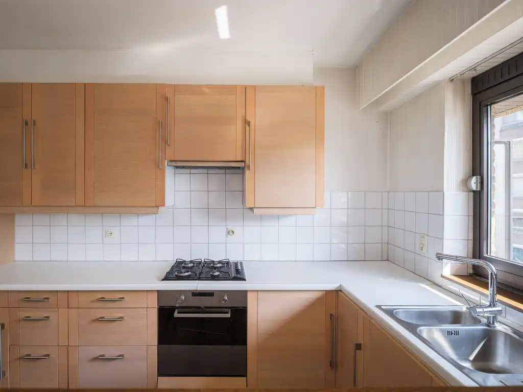 Op te frissen drieslaapkamerappartement met open zicht over het Citadelpark. foto 7