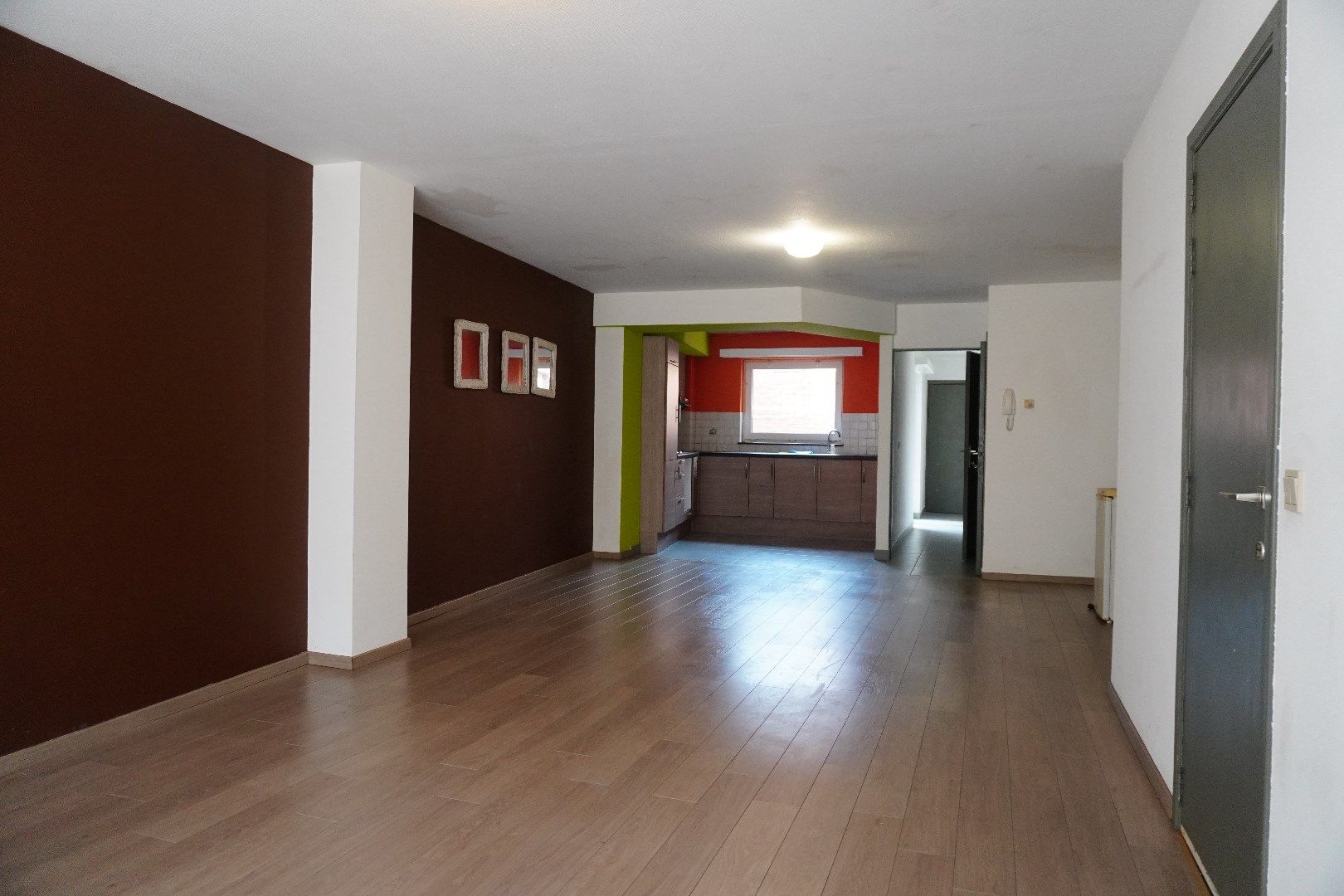 TE KOOP IN LOKEREN - MOOIE BENEDENWONING foto 9