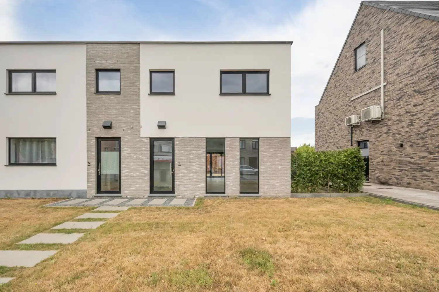 Volledig afgewerkte woning met 3 slaapkamers, tuin en 2 ondergrondse parkeerplaatsen foto 27