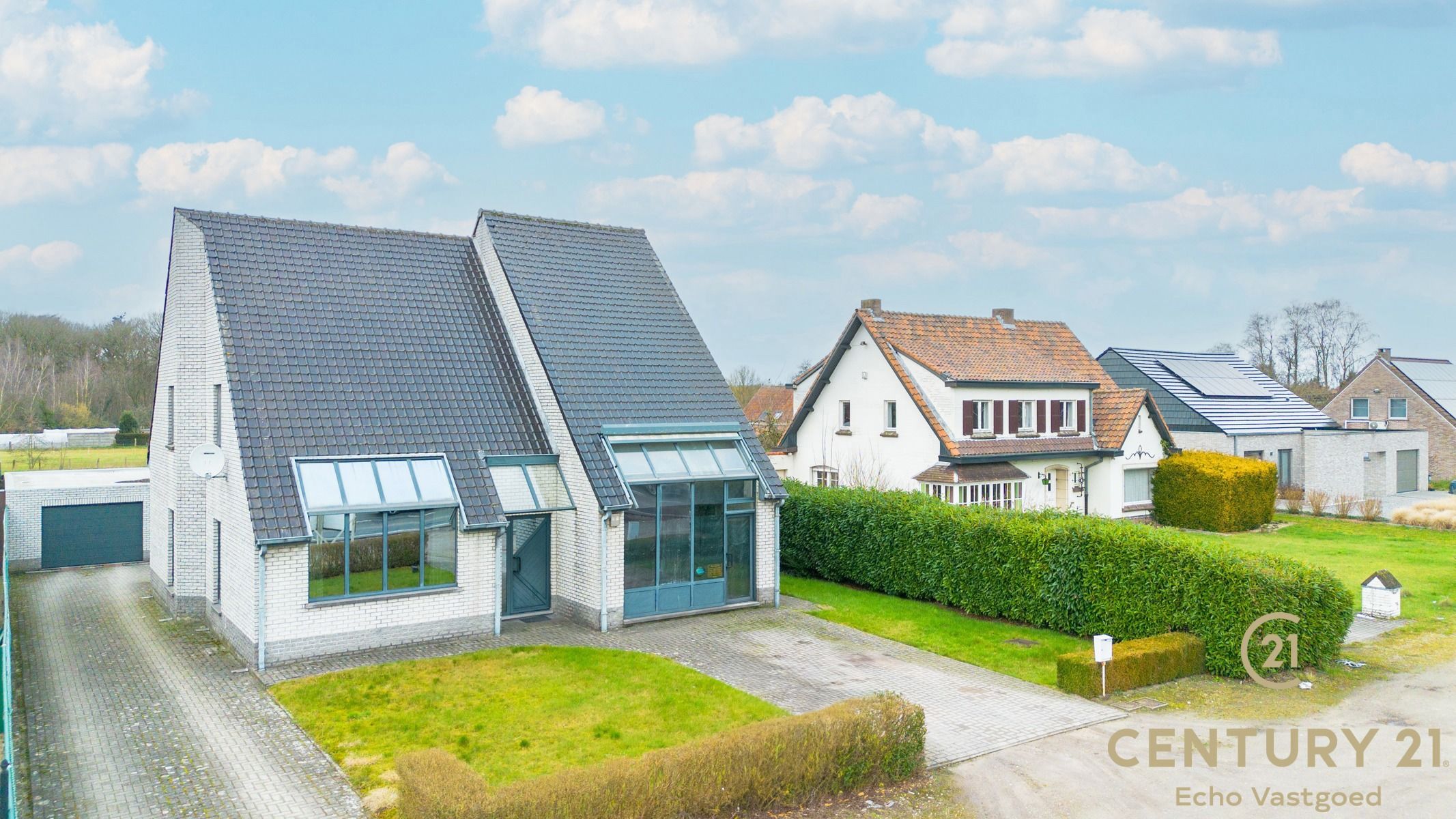 Ruime gezinswoning met 4 slaapkamers en polyvalente ruimte  foto 2