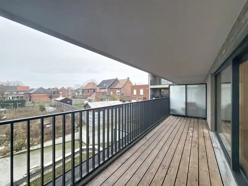 Modern 2-slaapkamer appartement in het centrum met een ruim terras en ondergrondse parking foto 11