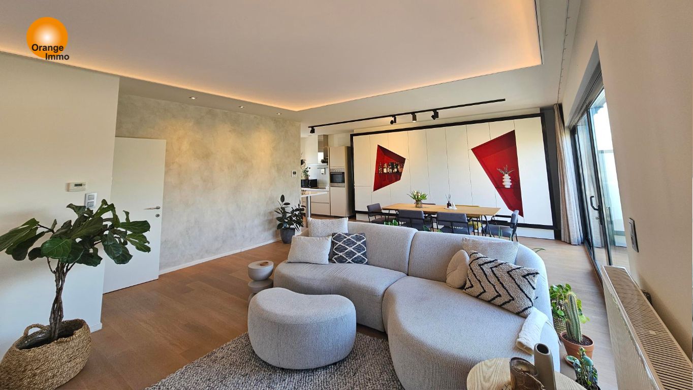 Modern dakappartement met zonnig terras en garage gelegen in Maasmechelen.  foto 3