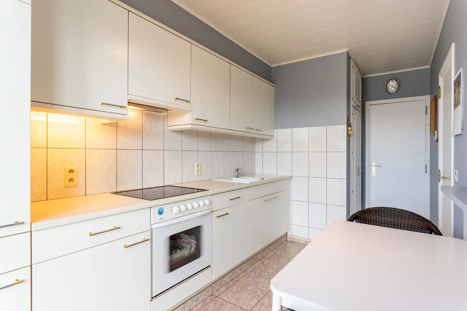 Ruim app (EPC:C) met 3 slpk, terras, kelder en garage foto 5