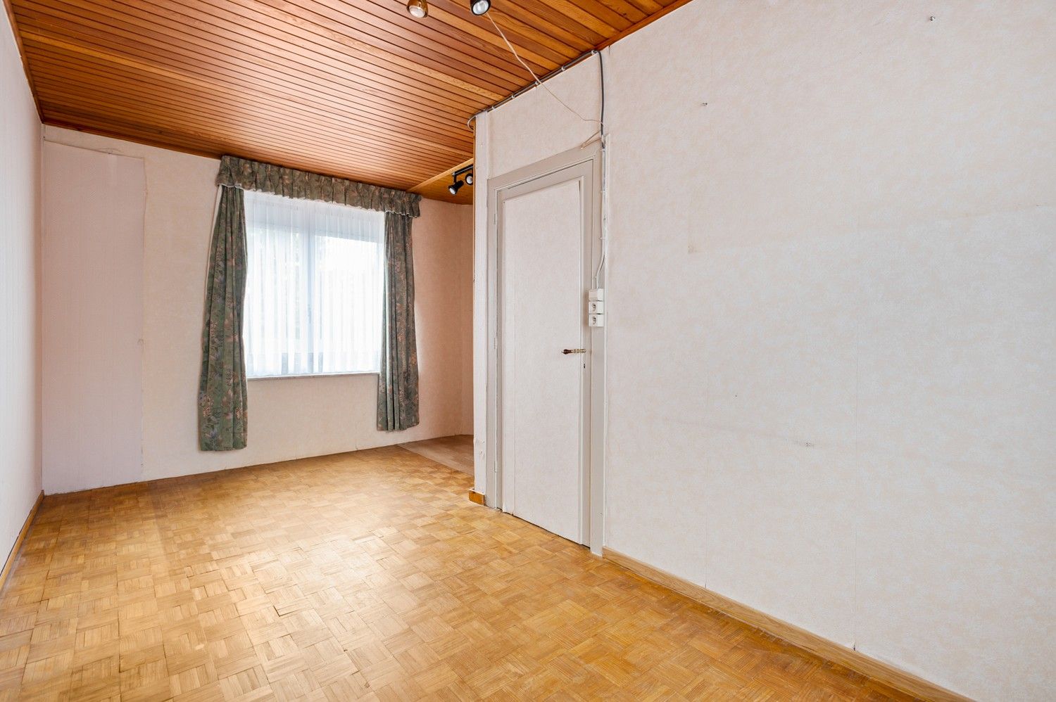 Te renoveren woning op toplocatie te Lier! foto 13
