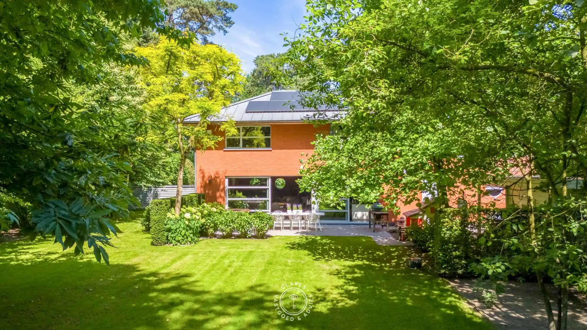 Exclusief wonen in het groen op een perceel van 1.885 m² foto 3