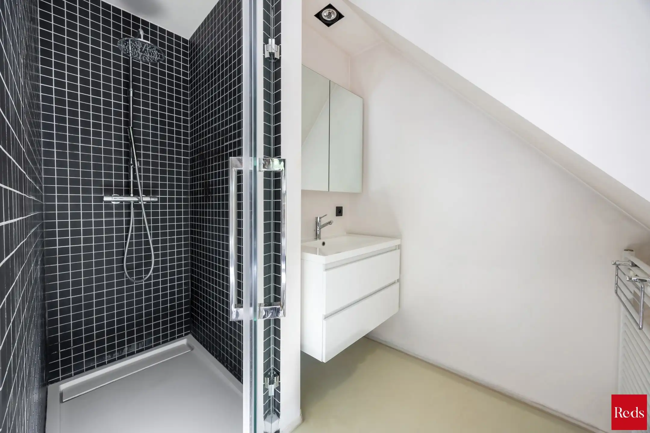 Stijlvolle woning op groene toplocatie nabij het centrum foto 36