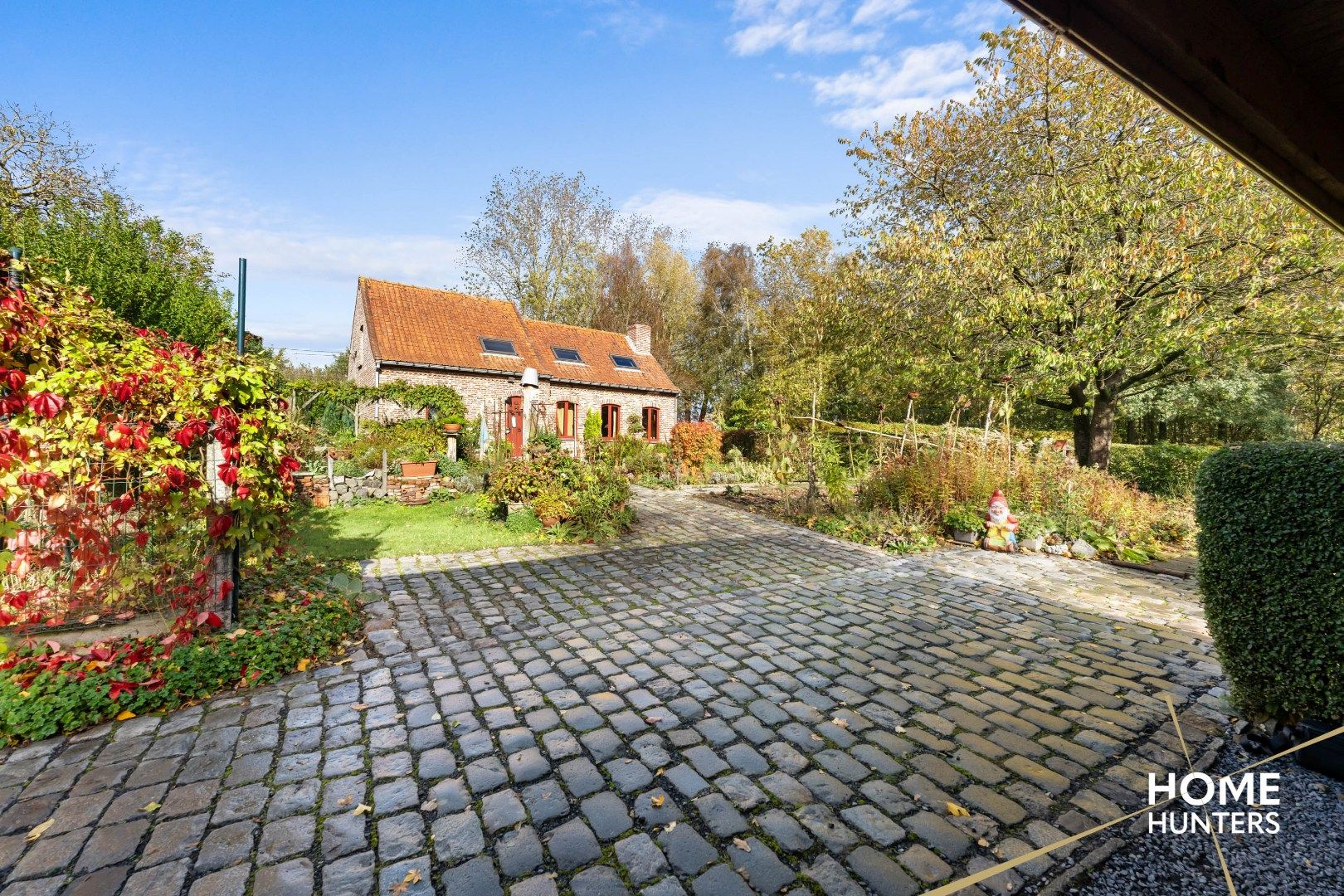 Te renoveren woning op royaal perceel van 4829m² in oase van groen en rust foto 2