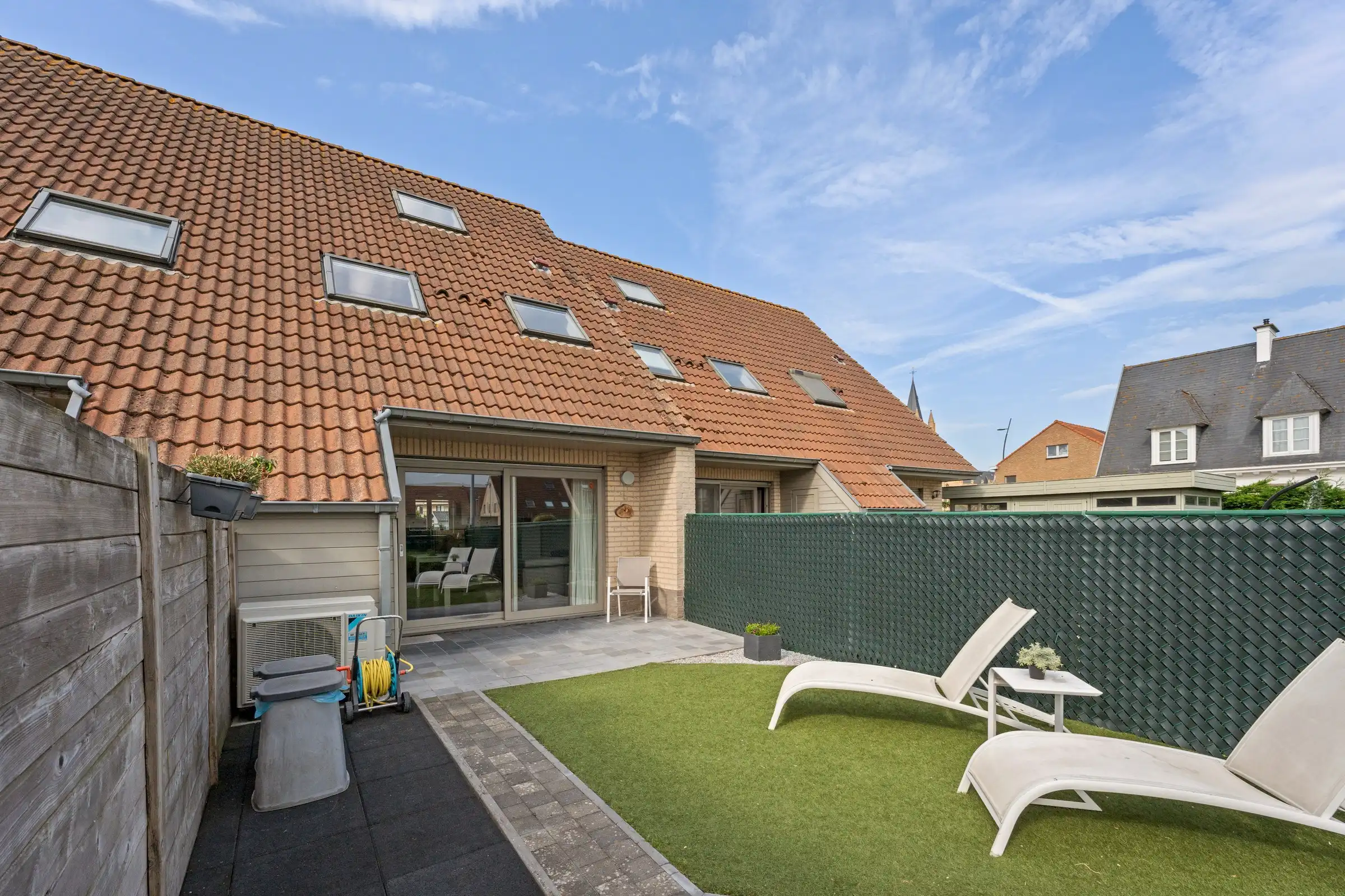 "Wonen aan zee: recente woning met tuin" foto 13