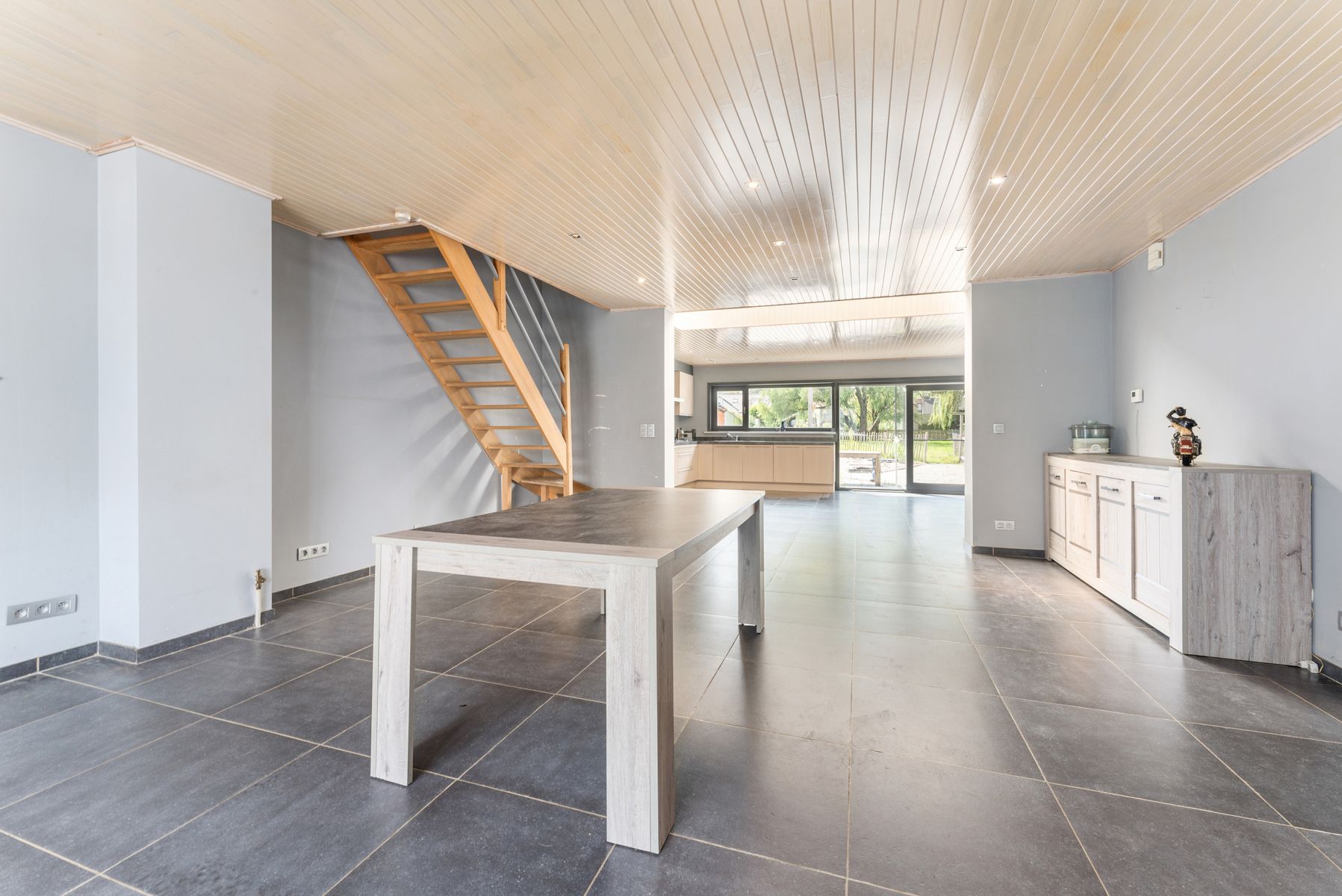 Centraal gelegen woning op 1373 m² met zuidgerichte tuin foto 4