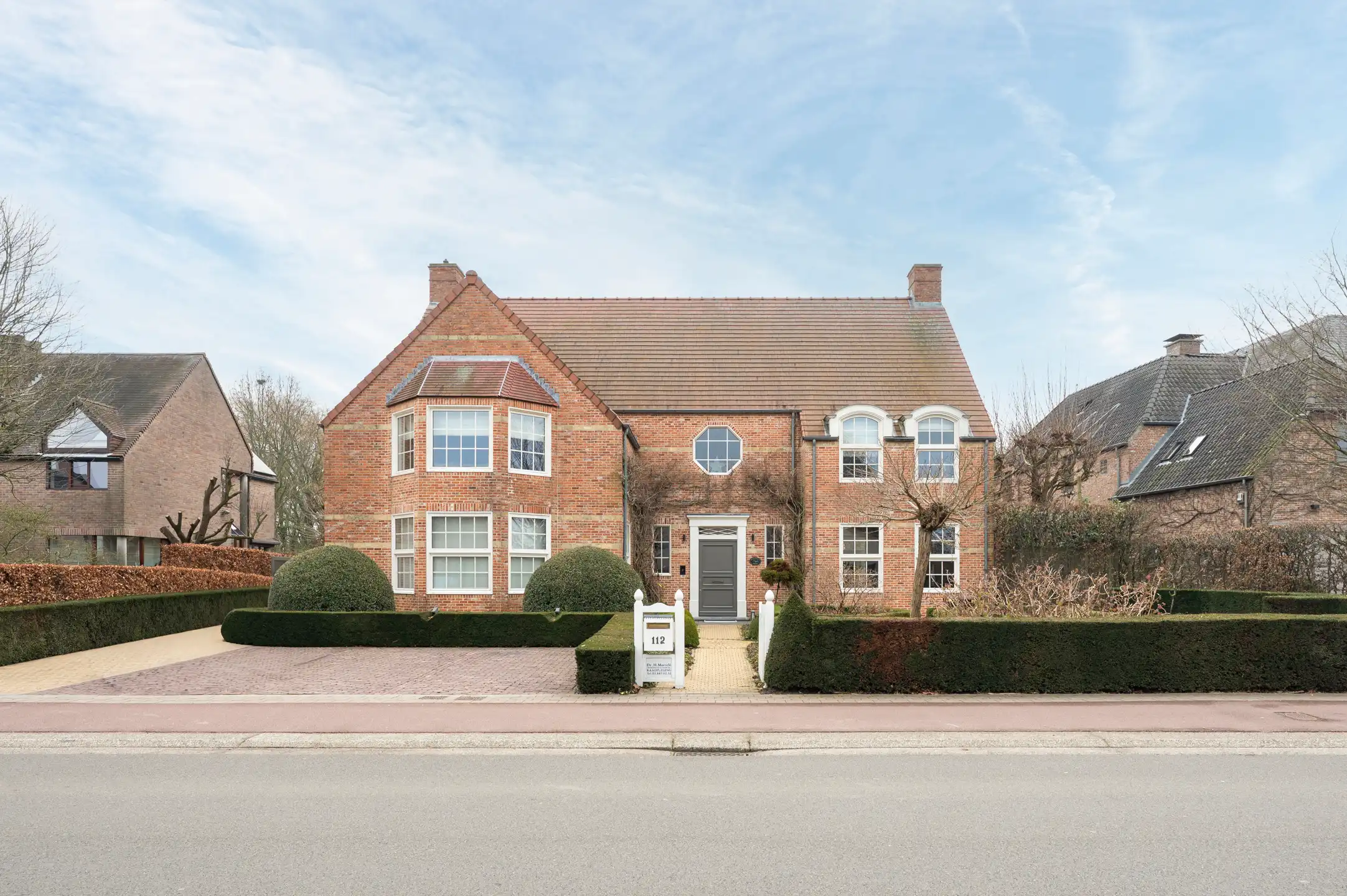 AARTSELAAR - Villa met zwembad en ruimte voor praktijk foto 17