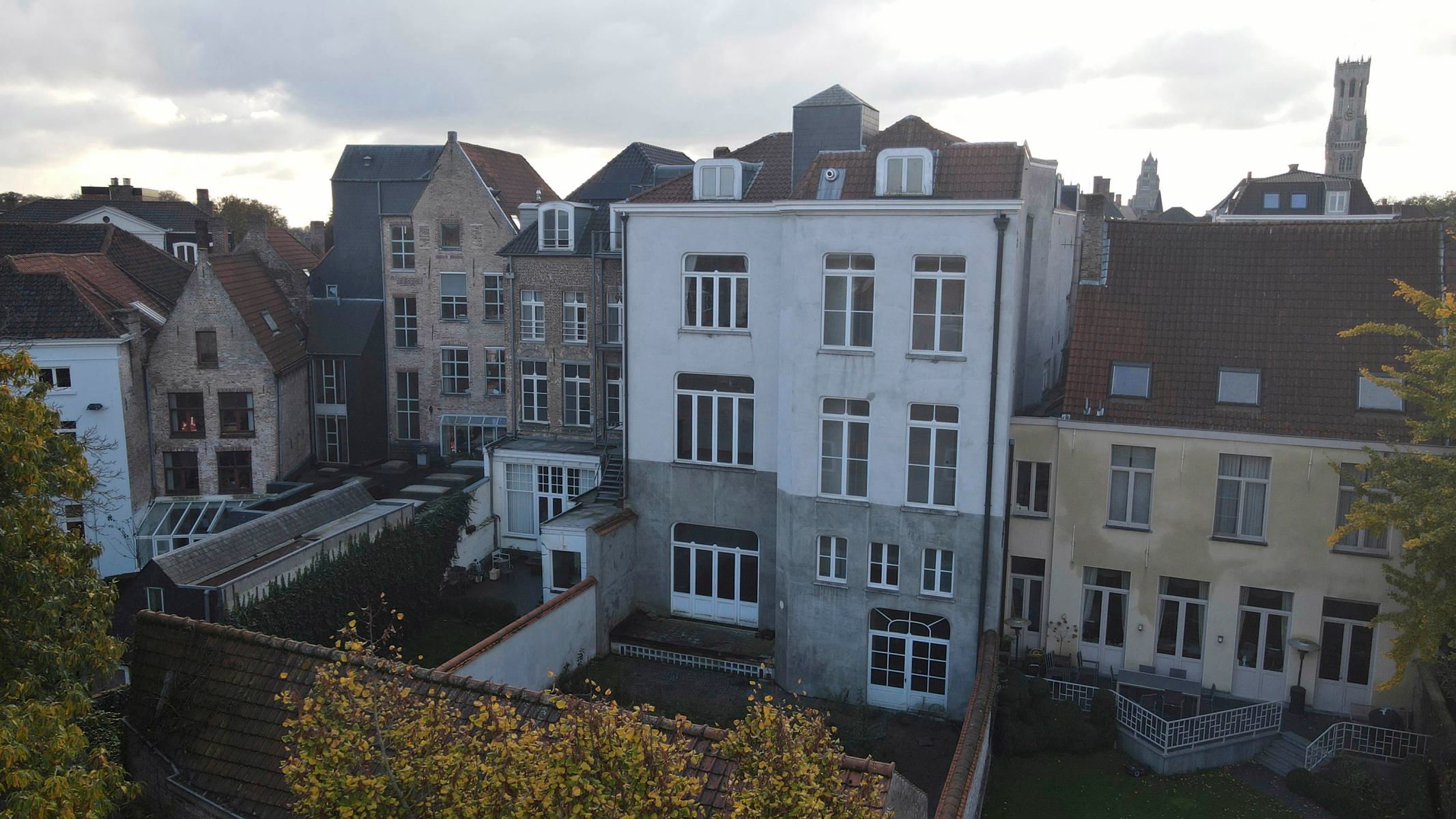 Uniek, indrukwekkend stadspaleis met binnentuin én koetshuis foto 31