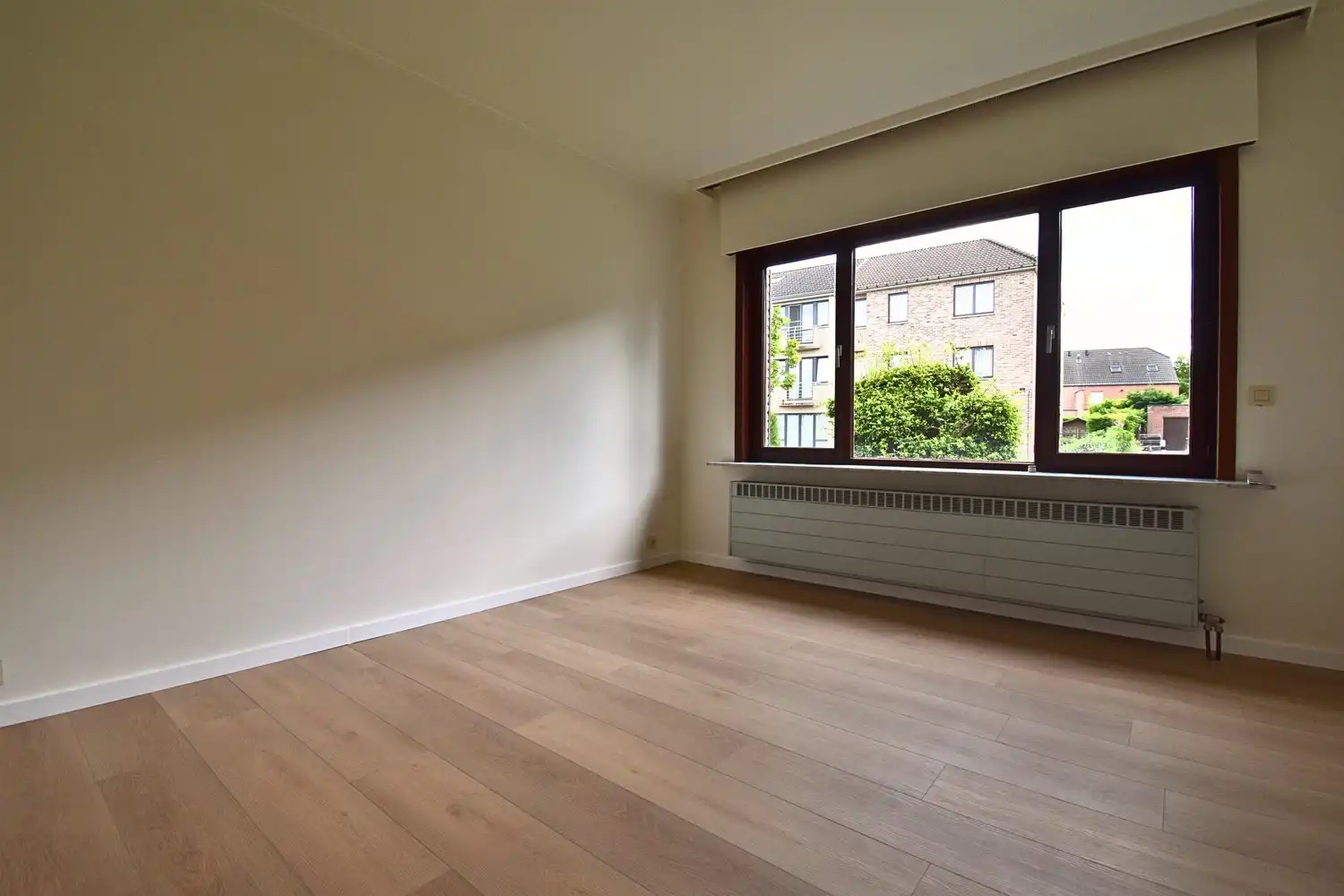Te huur – Charmante bungalow met 2 slaapkamers, garage en tuin in rustige woonwijk te Sint-Pieters-Leeuw foto 6