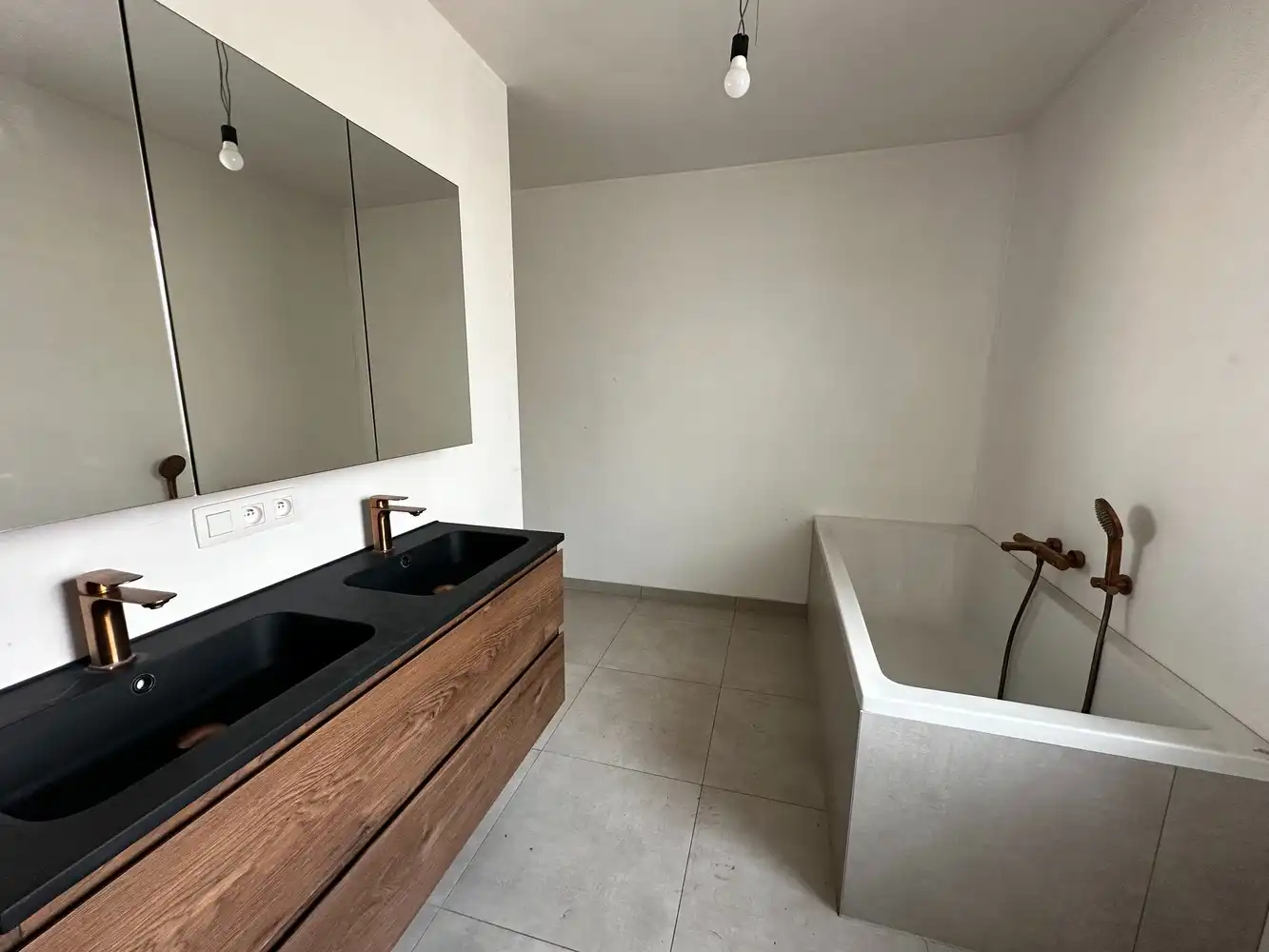 Ruime energieneutrale woning nabij centrum Leopoldsburg foto 7