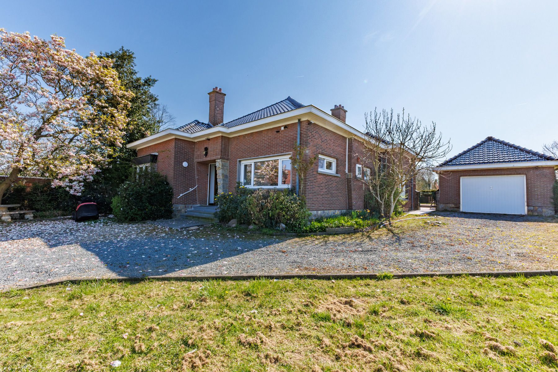 Hoofdfoto van de publicatie: Ruime villa met 5 slaapkamers en zwembad