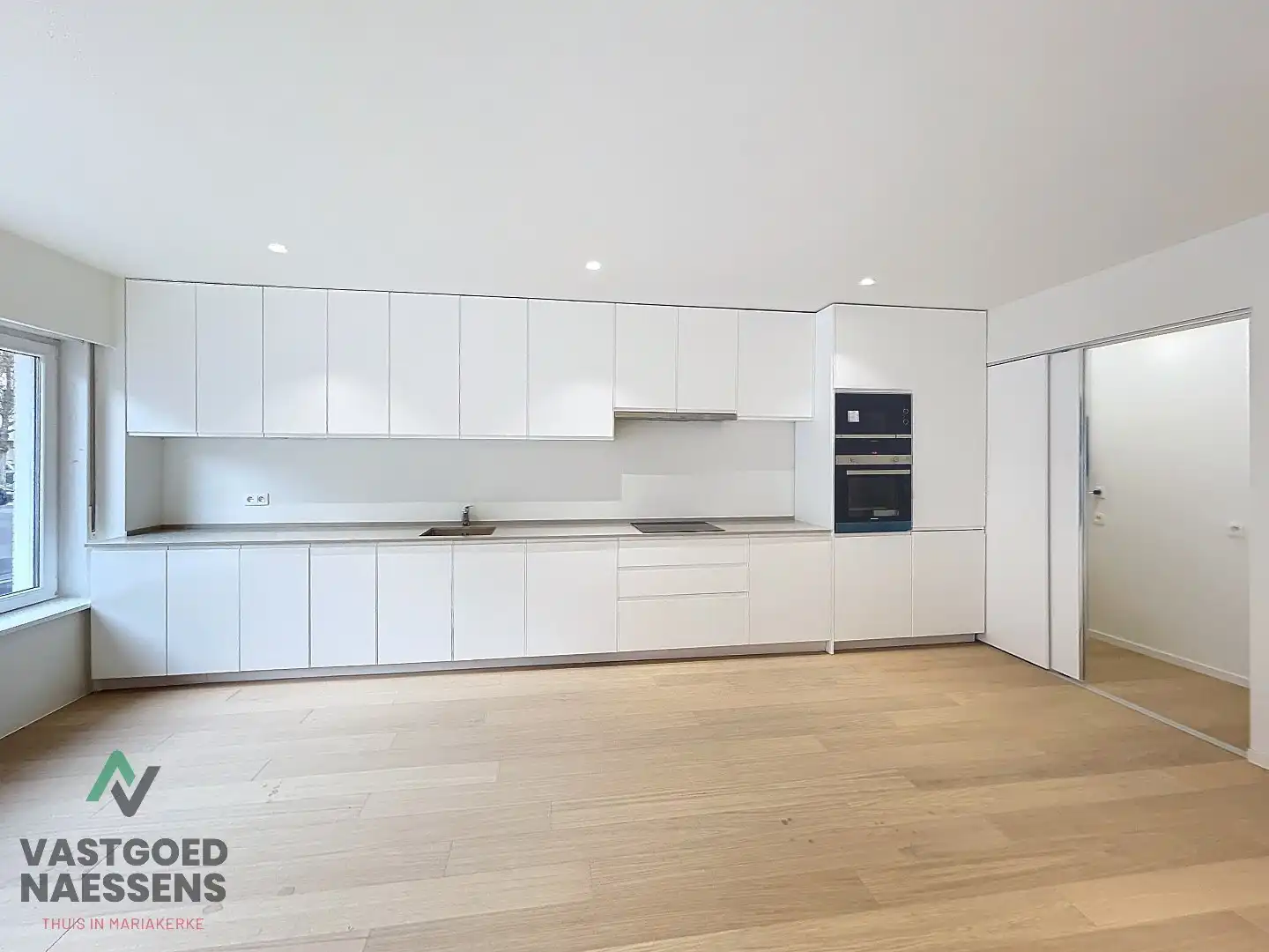 SCHITTEREND VERNIEUWD 2 SLPK APP MET TUIN  foto 3