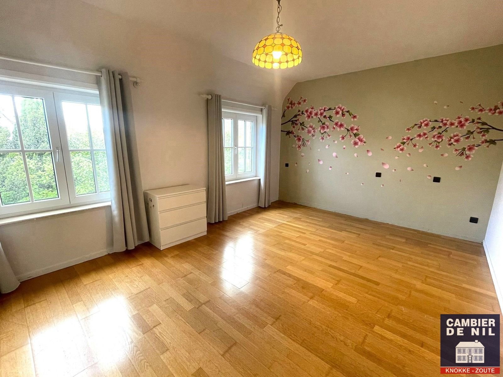 Ruime vrijstaande villa, in residentiële wijk in Knokke-Heist foto 17