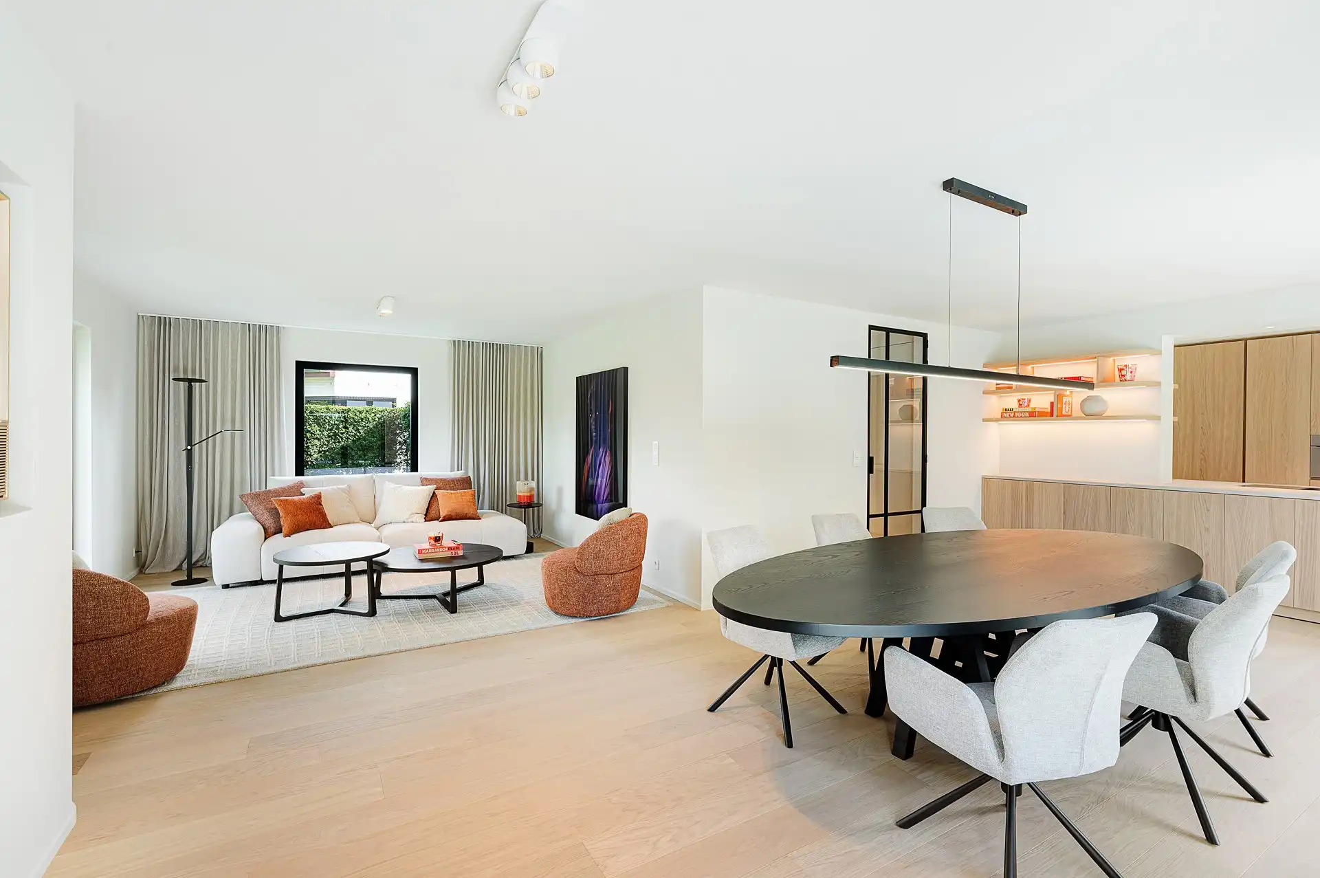 Smaakvol afgewerkte villa in Maaiken met ruime tuin foto 8