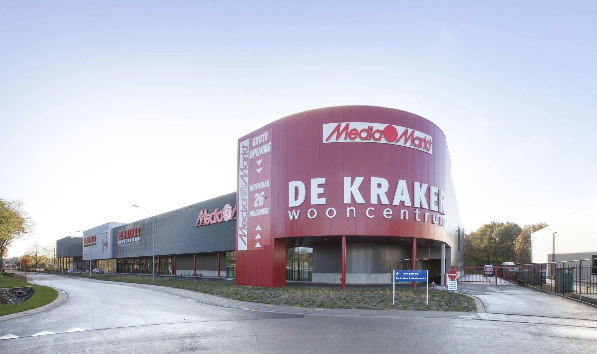 Casco ruimte 1.198 m² tussen De Kraker en Mediamarkt foto {{pictureIndex}}