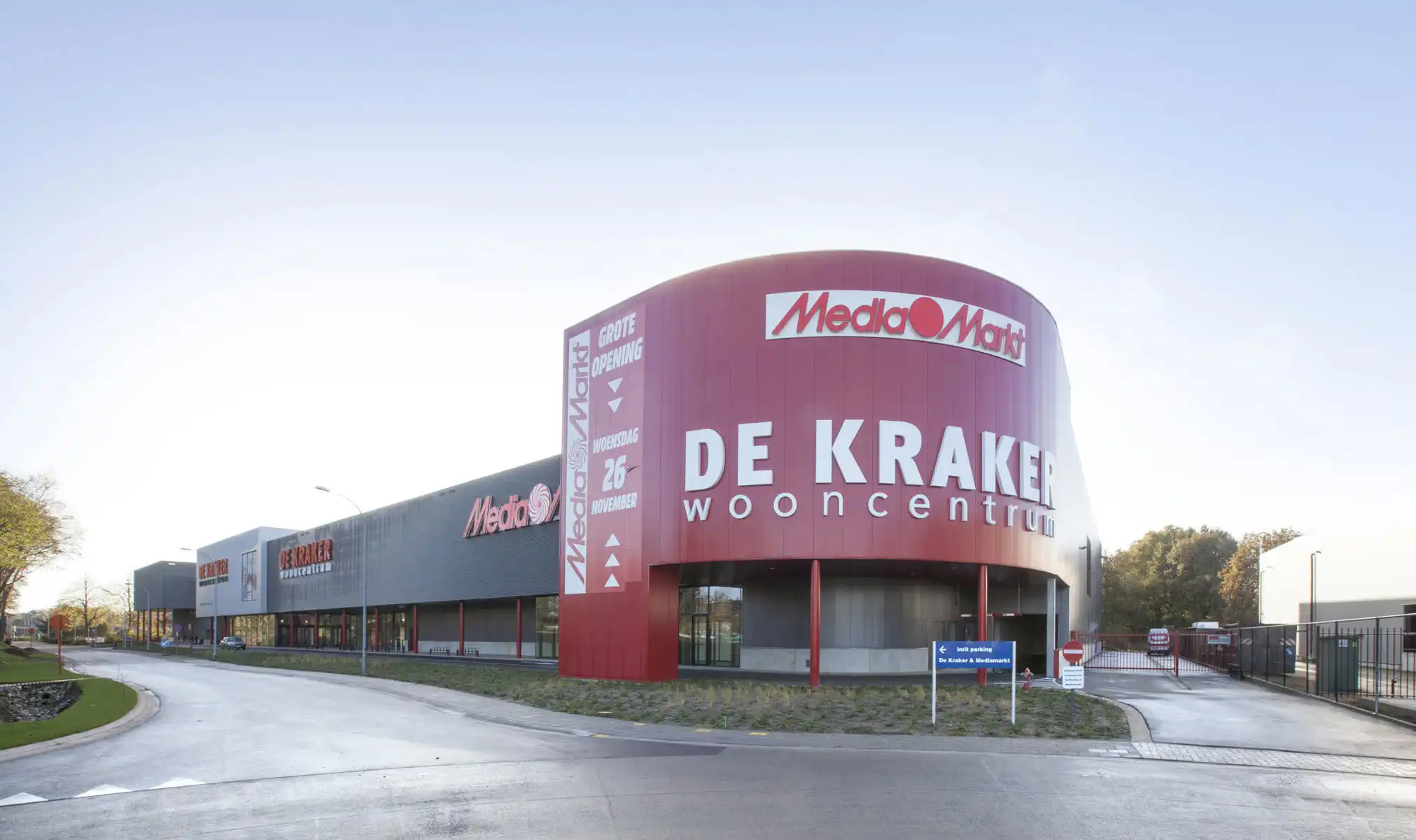 Casco ruimte 1.198 m² tussen De Kraker en Mediamarkt foto {{pictureIndex}}