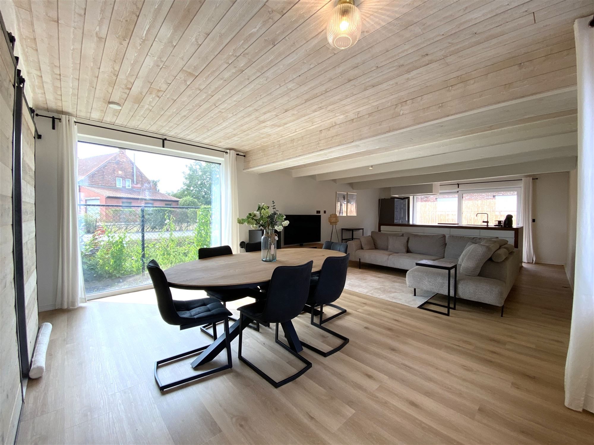 Gerenoveerde woonst met 1 slaapkamer  foto 2