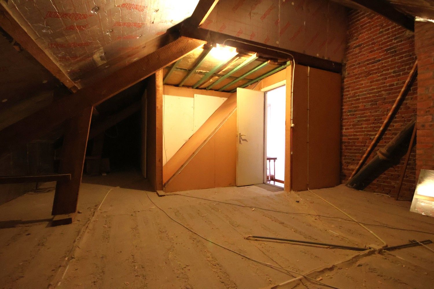 Ruime woning met 3 slaapkamers en tuin midden in het centrum foto 28