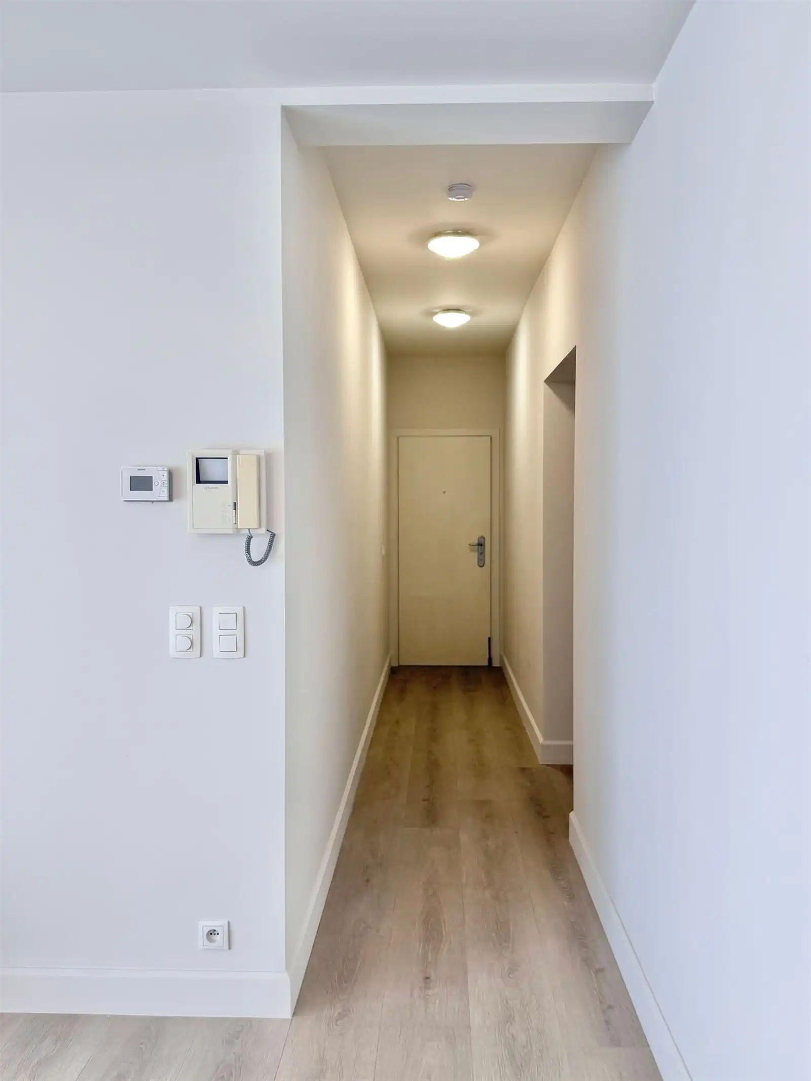 Gemeubeld 2 slaapkamer appartement van 130m² op topligging hartje stadscentum. foto 6