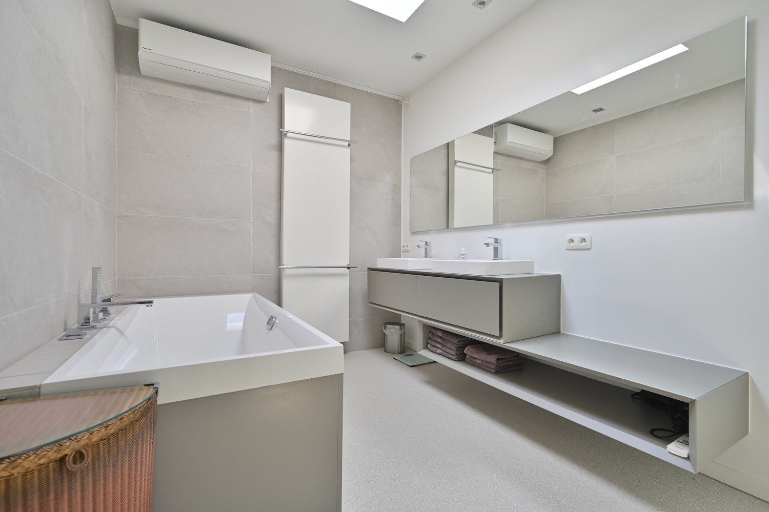 Moderne woning uit 2013 met 3 slaapkamers, 2 badkamers en buitenzwembad, gelegen in het mooie Meeswijk foto 25