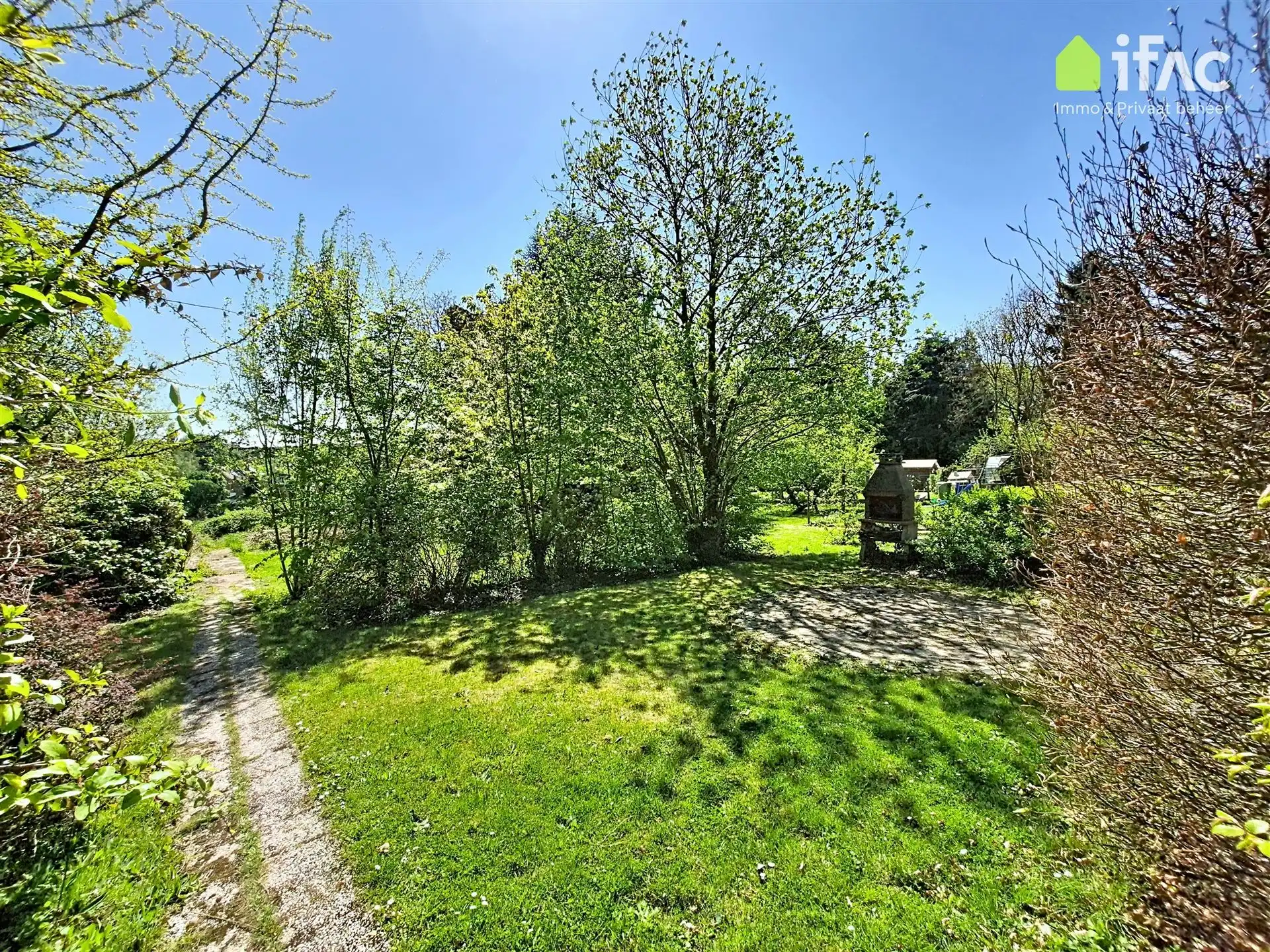 Stevige 3-gevel, 5 slpks, dubbele garage, centrum, ±17are foto 21