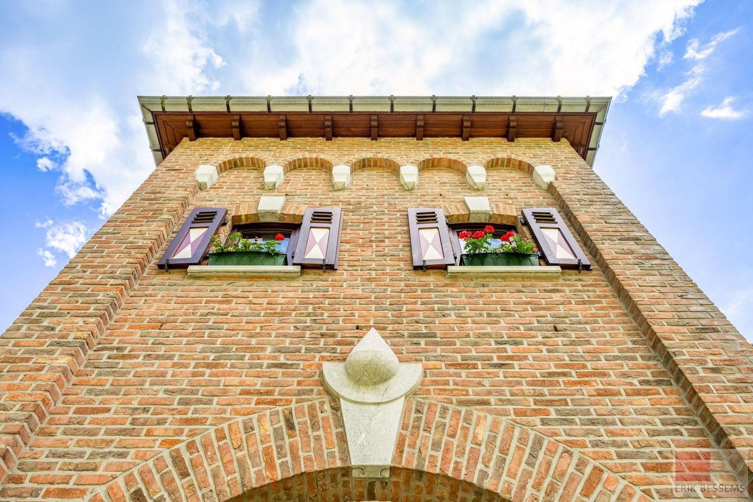 Ruime vrijstaande villa gebouwd in 1989, 365m² woonoppervlakte foto 27