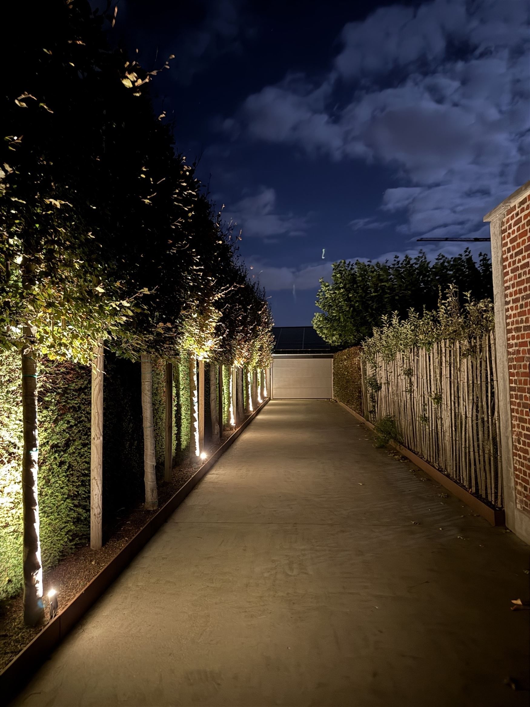 Hoogwaardig afgewerkte herenwoning + bijgebouw 84m2. foto 3