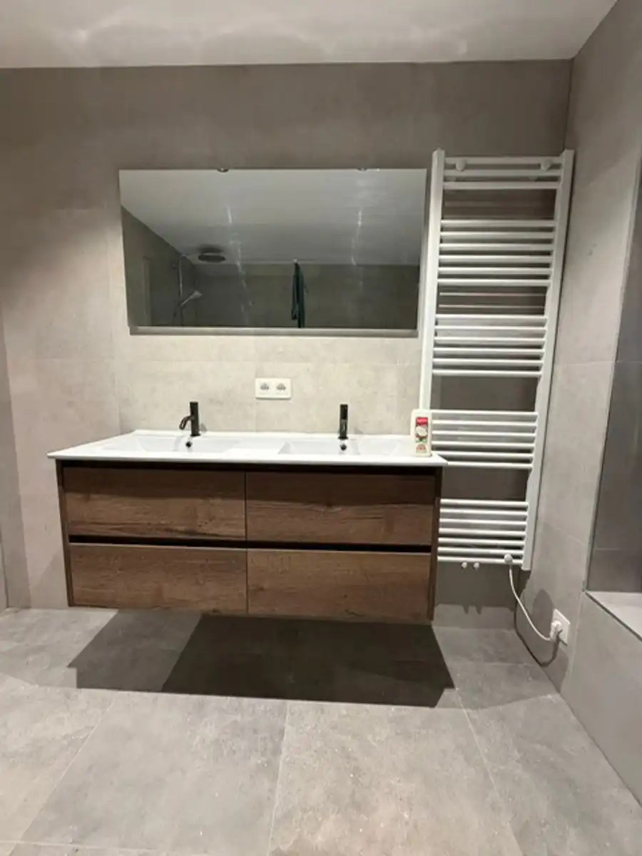 Mooi gerenoveerde gezinswoning foto 22