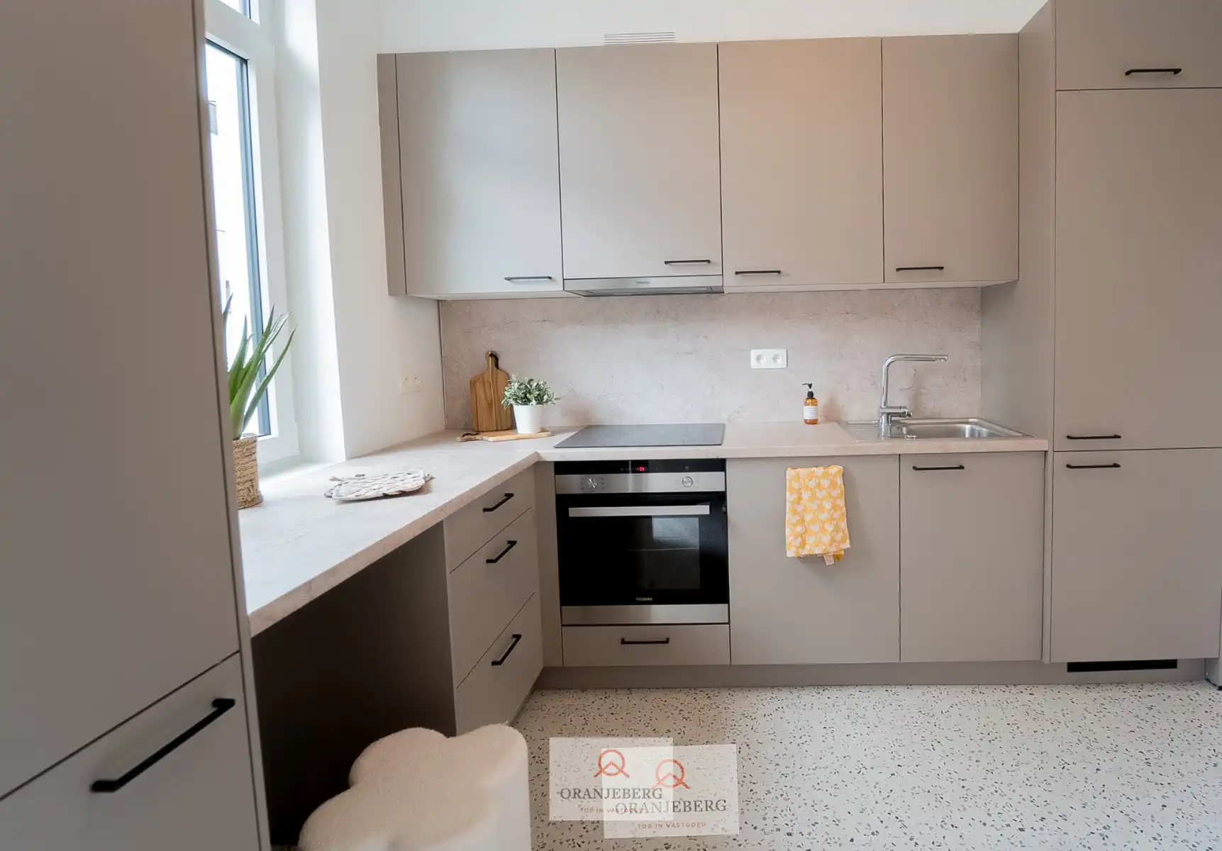 Lichtrijke gerenoveerde woning foto 7