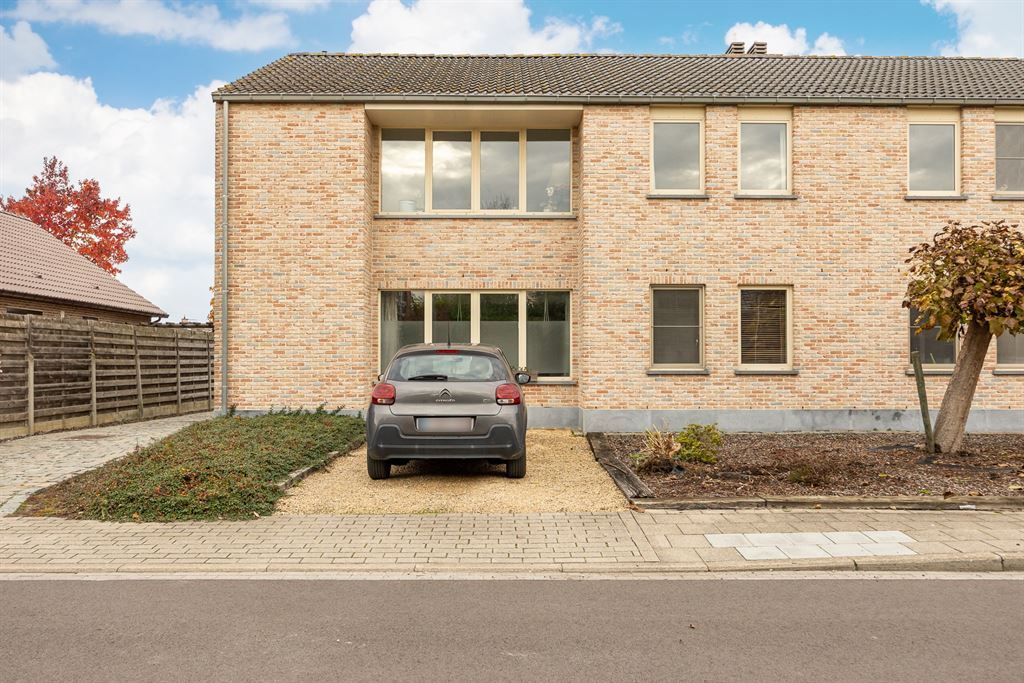 Gelijkvloers appartement met privatieve tuin! foto {{pictureIndex}}