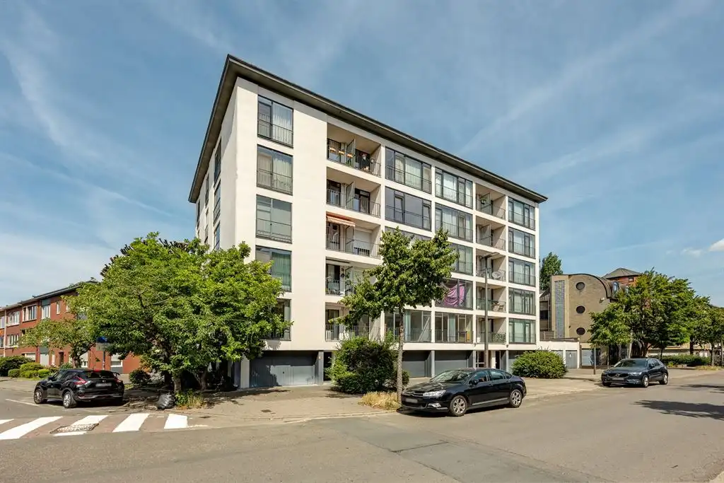 Gigantisch te renoveren appartement met 4 slpk foto 28