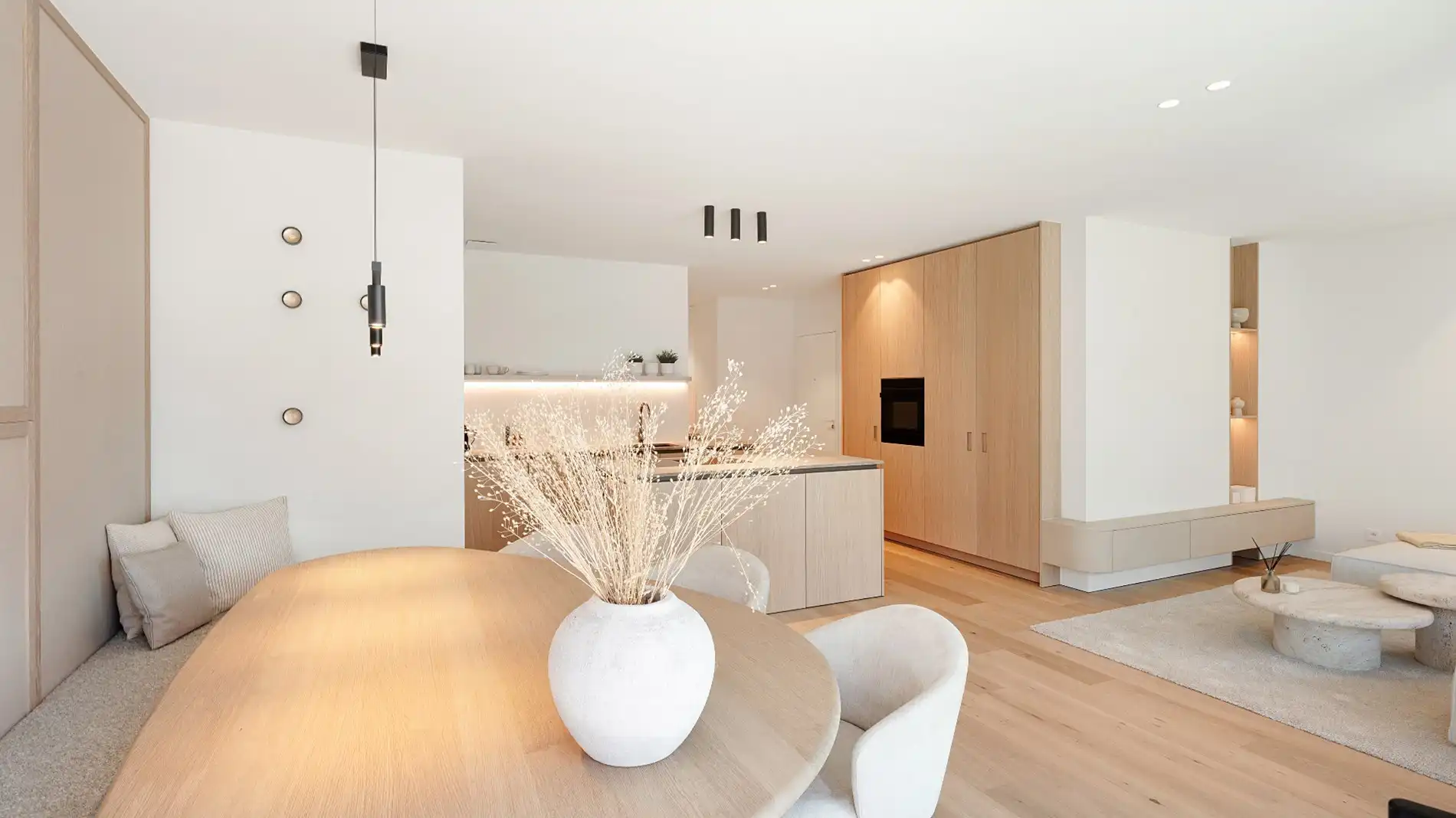 Nieuw appartement gelegen aan de zuidkant van het vernieuwde Burg. Fr. Desmidtplein. Gevelbreedte van ca. 8 meter. foto 12