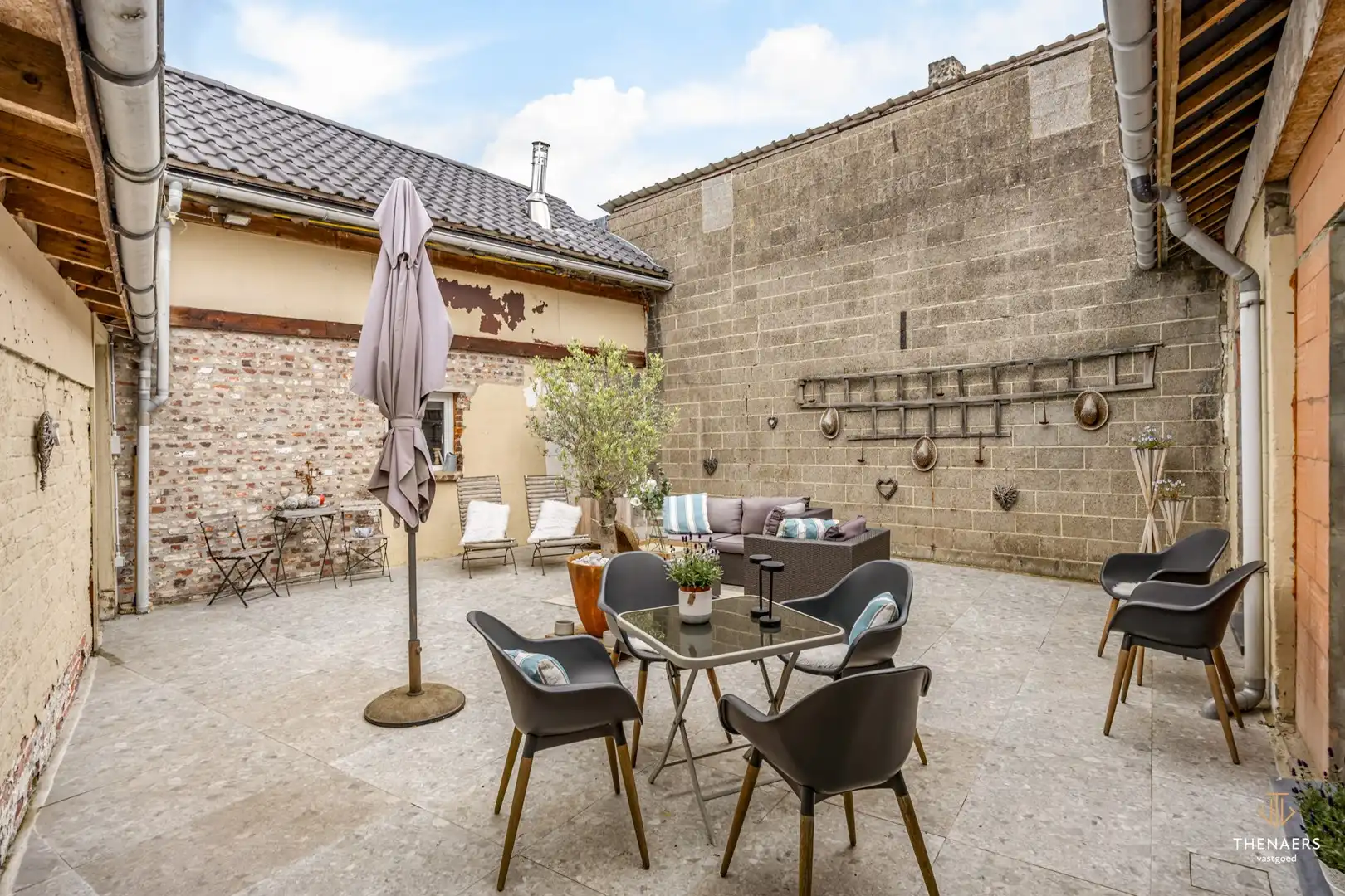 Karaktervolle hoevewoning met 3 slaapkamers, gezellige binnenkoer en tuin op een perceel van 370 m². foto 26