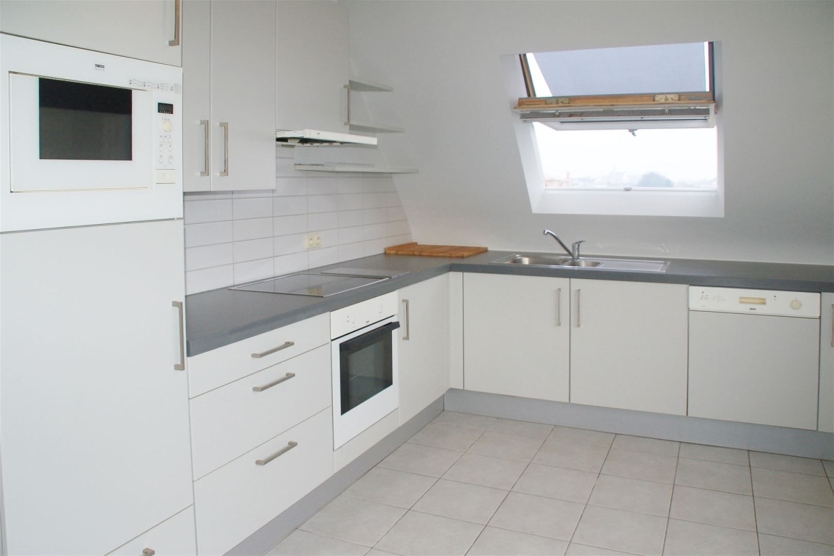  Zeer verzorgd appartement met garage te huur in Oudenaarde. foto 4