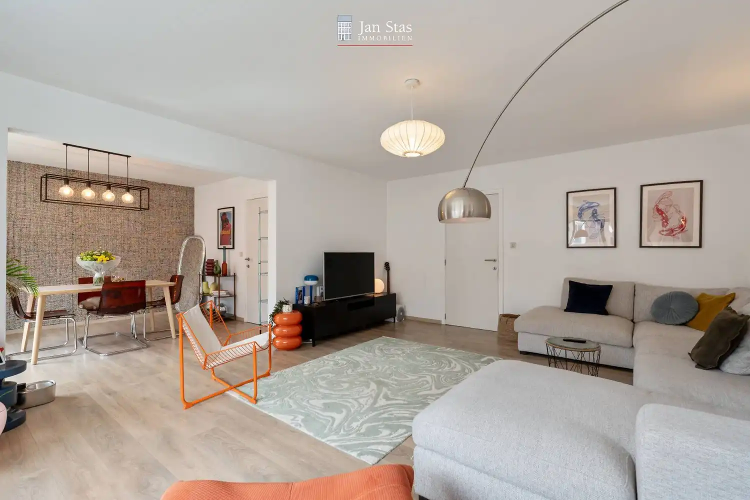 Instapklaar en ruim appartement met 2 slaapkamers en 3 garageboxen nabij de Keizersberg te Leuven ! foto 5