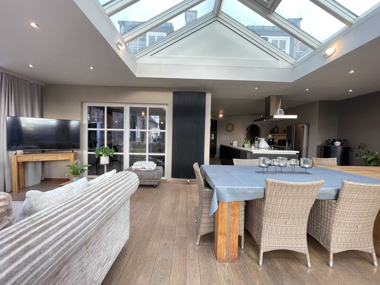 Gunstig gelegen woning met zwembad foto 8