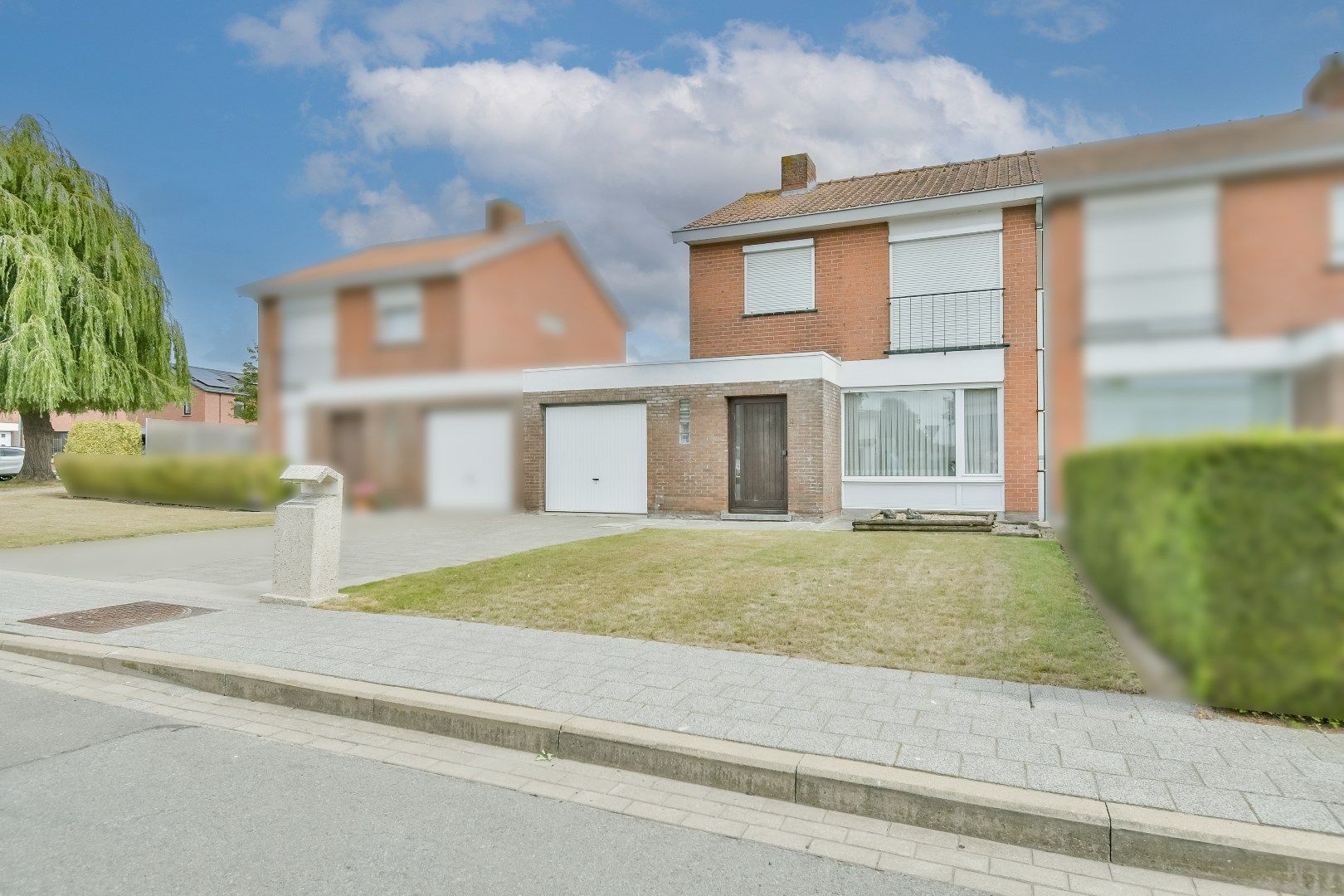 Hoofdfoto van de publicatie: Te renoveren woning in een rustige woonwijk!