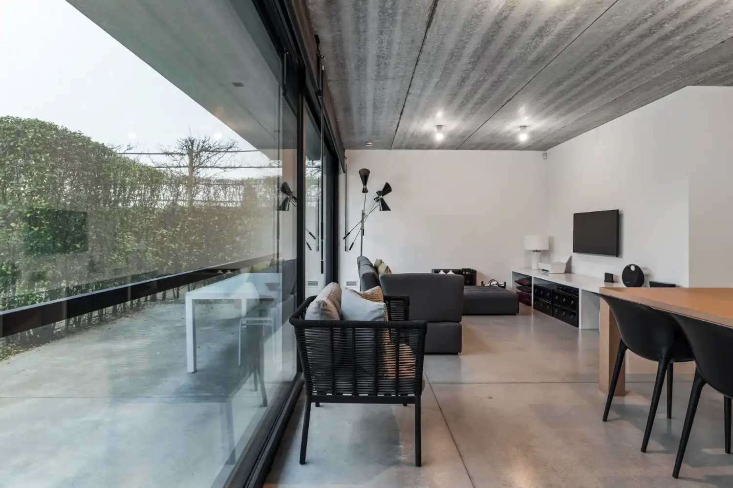 RECENTE HANDELSWONING OP COMMERCIELE LIGGING! foto 9