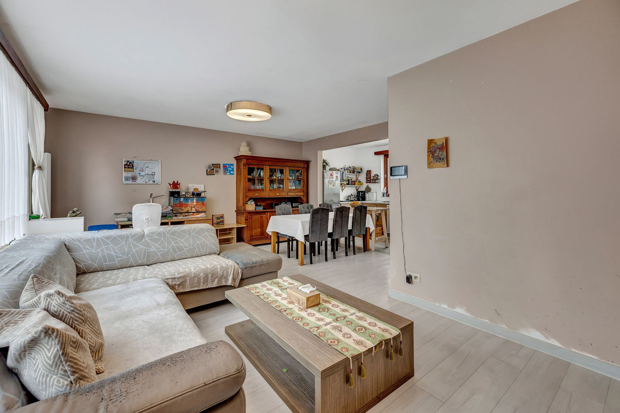 Te renoveren woning met drie slaapkamers en garage foto 7