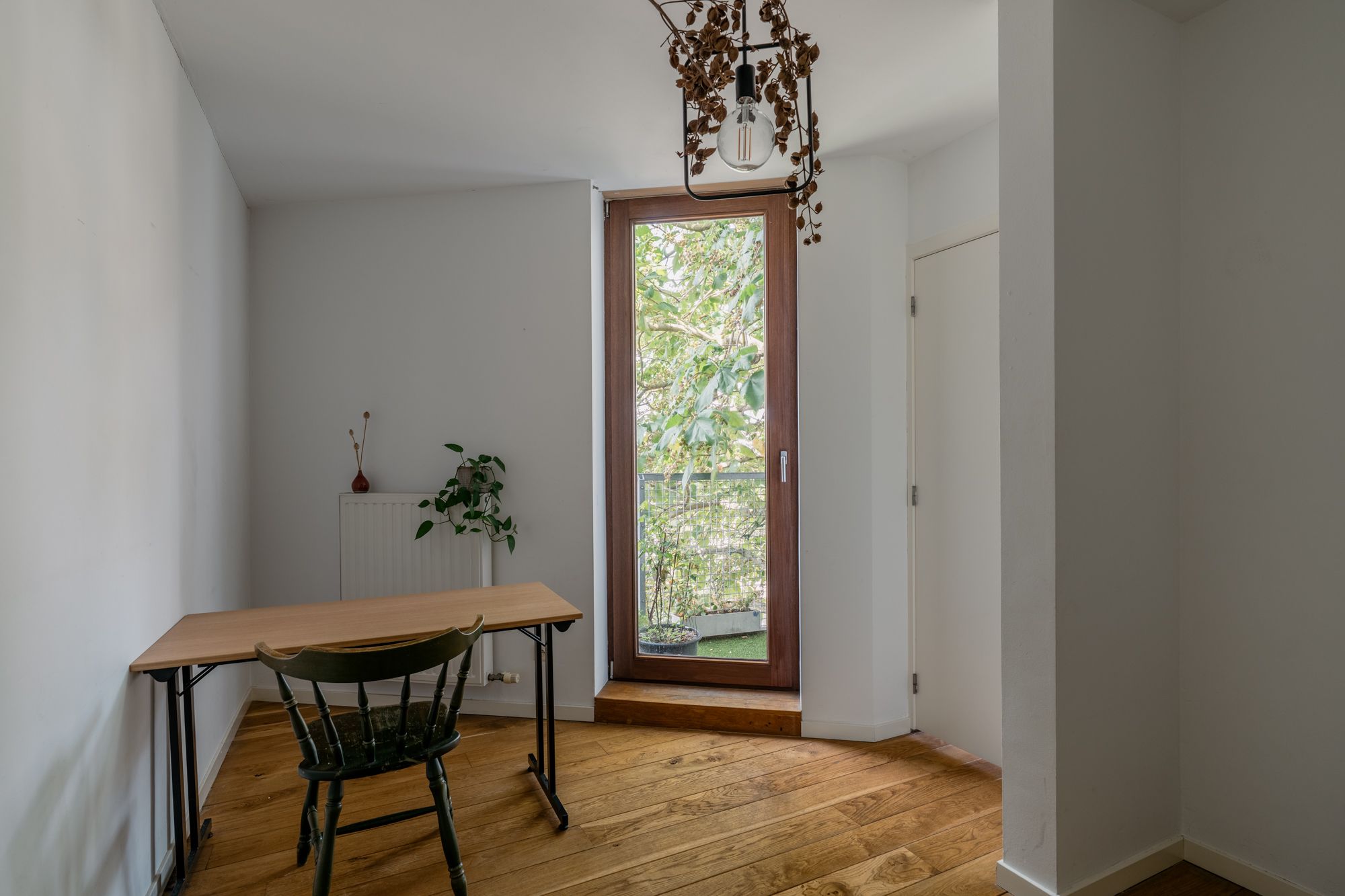 Doordachte hoekwoning waarbij de architect zijn huiswerk goed gemaakt heeft: project van Huiswerk Architecten foto 6