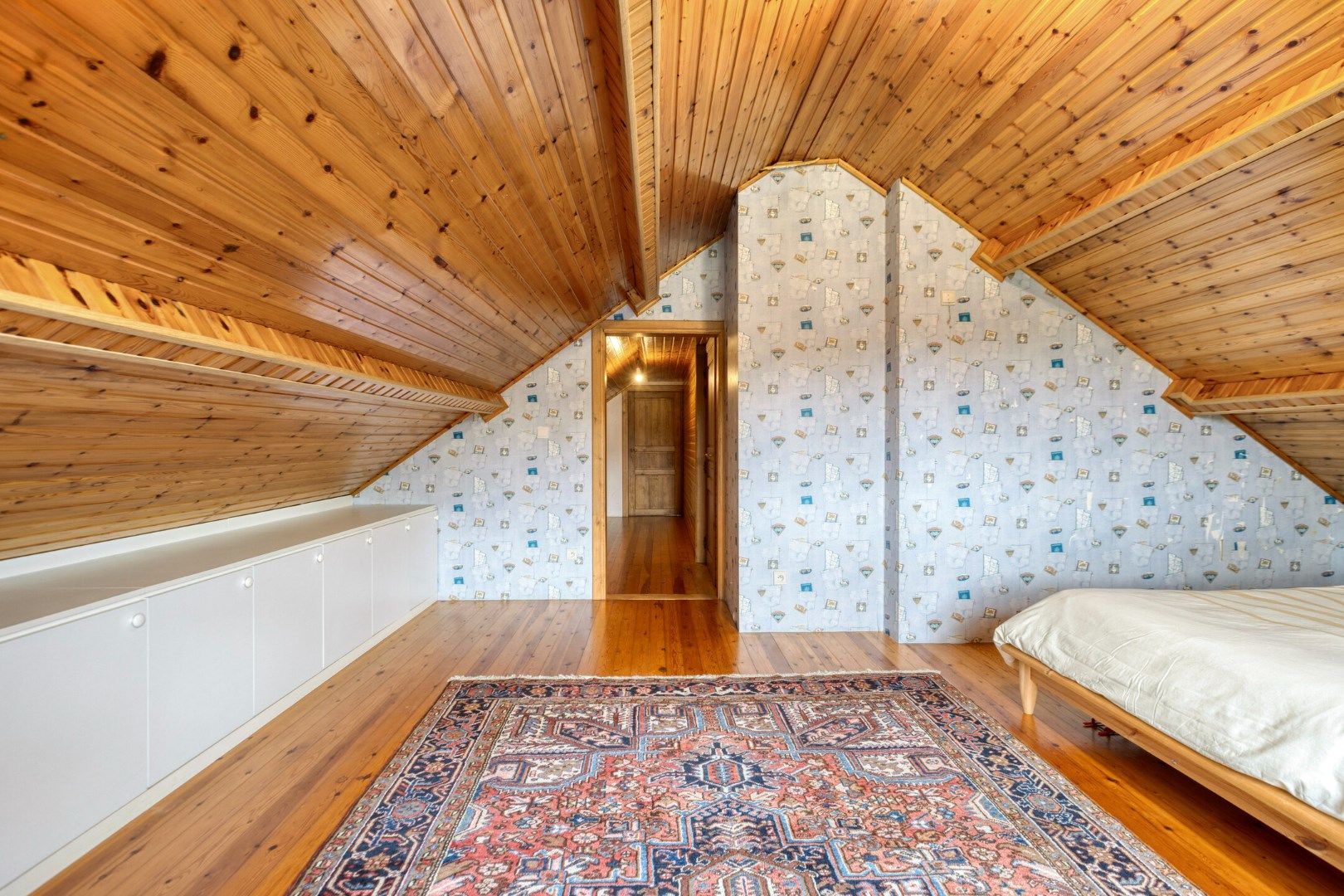 Ruime goed onderhouden woning op een prachtig perceel met praktijk mogelijkheid foto 22