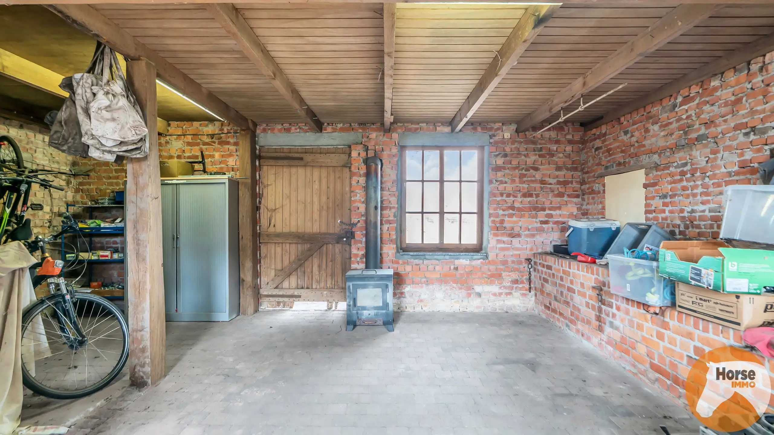 LOKEREN - Charmante woning met schuur en aanpalende weide  foto 8