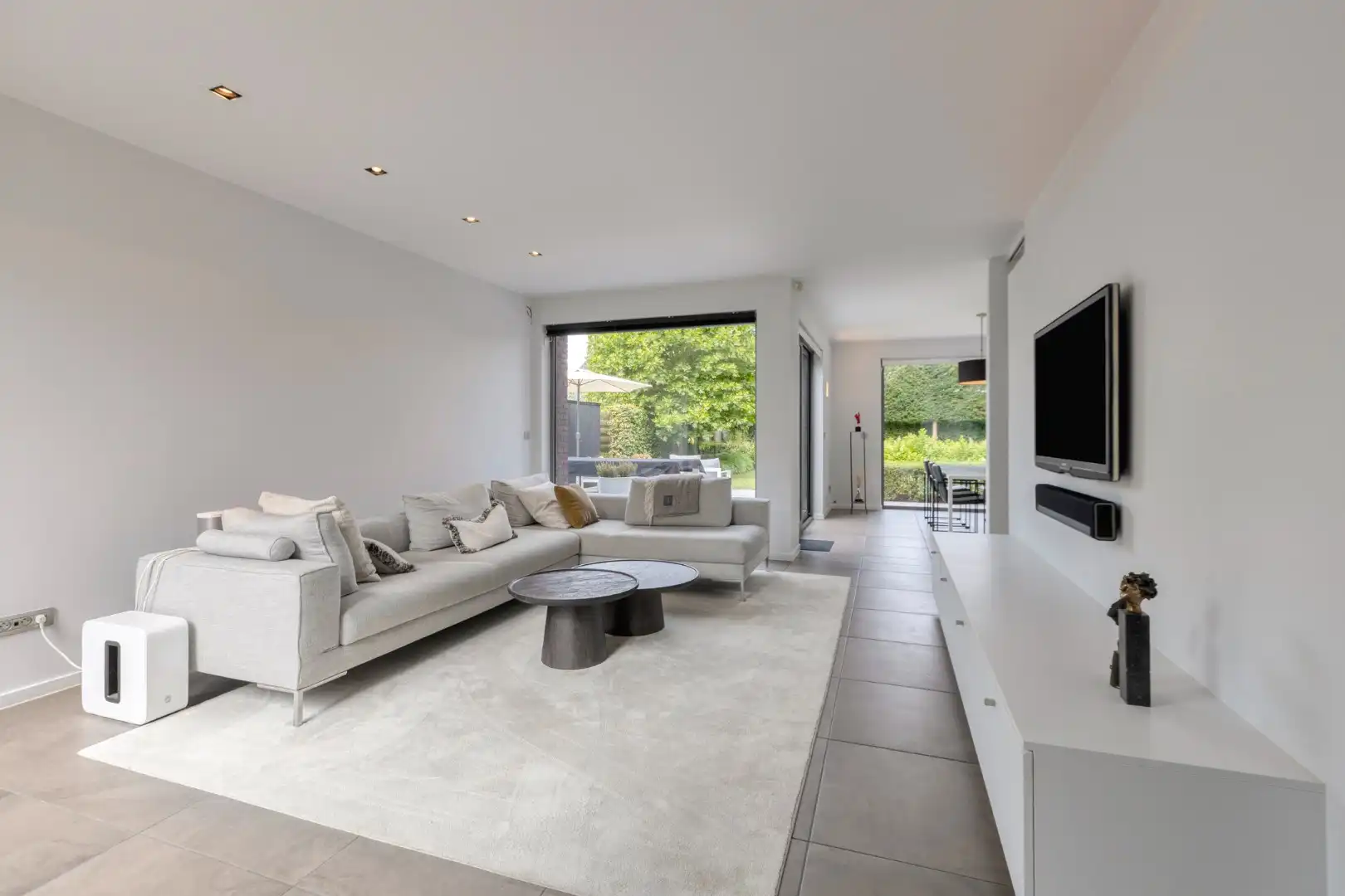 Moderne, instapklare gezinswoning met 3 slpks in een doodlopende straat te Mol-Donk !  foto 3