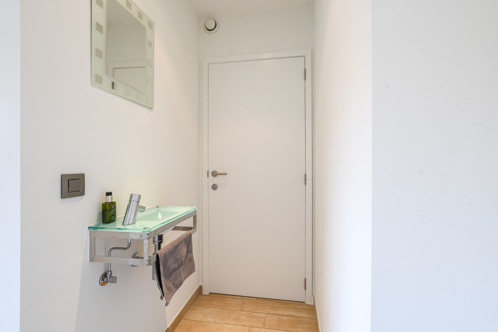 Volledig gerenoveerd appartement met terras te koop in Klemskerke (De Haan) foto 20