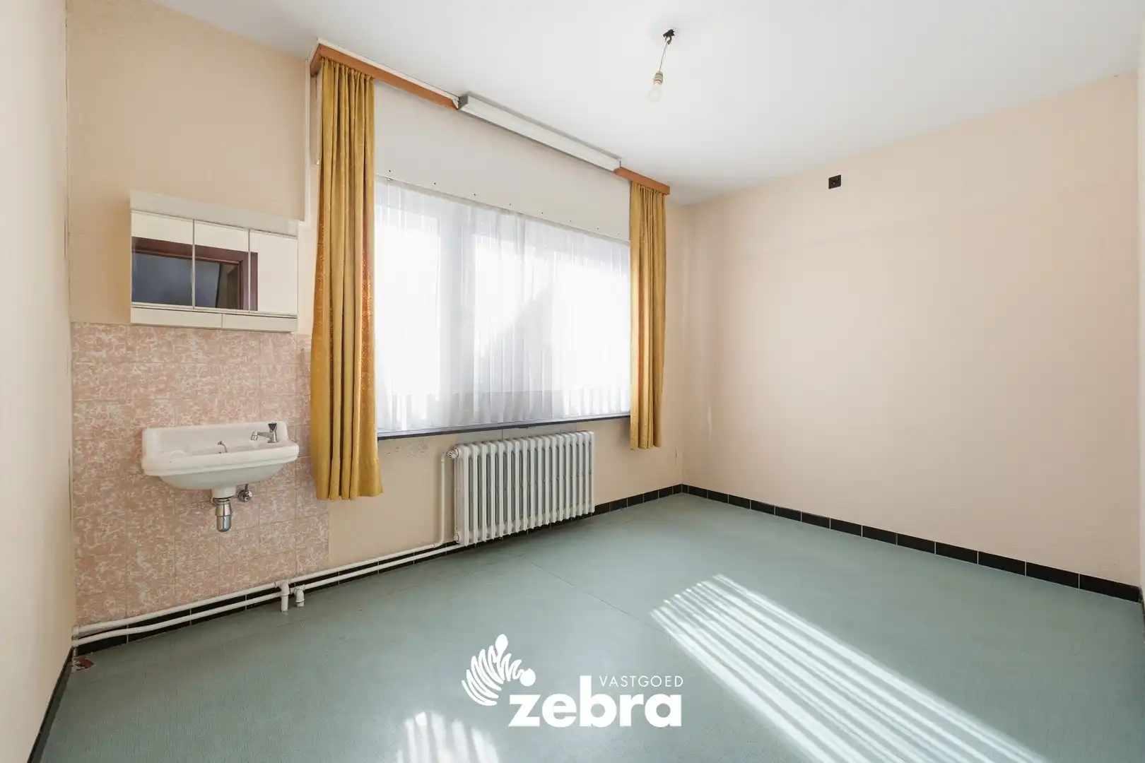 Ruime woning met 4 slaapkamers op een perceel van 601 m² te Meulebeke! foto 16